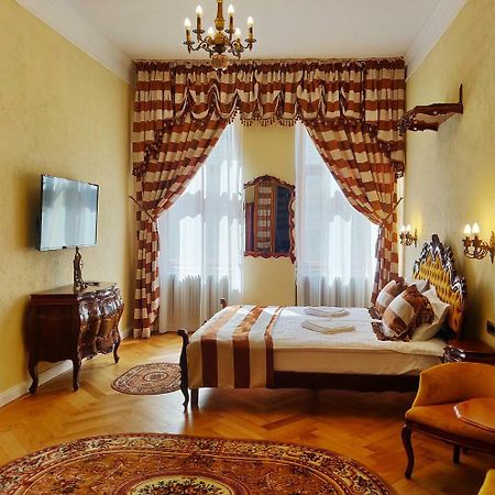 Zur Krone Sibiu Ngoại thất bức ảnh