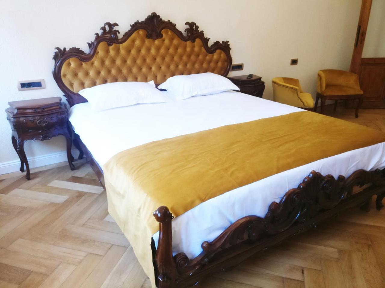 Zur Krone Sibiu Ngoại thất bức ảnh