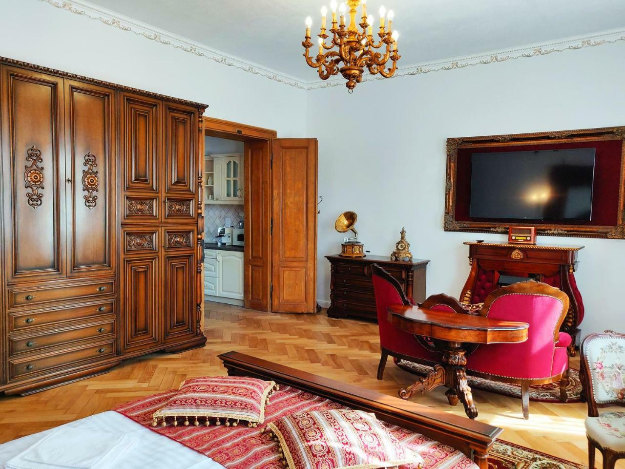 Zur Krone Sibiu Ngoại thất bức ảnh